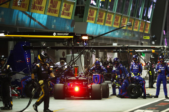 Pierre Gasly, Scuderia Toro Rosso STR13, makes a pit stop