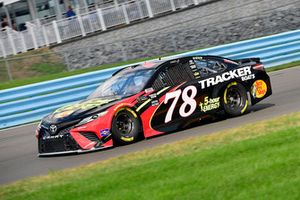 Martin Truex Jr., Furniture Row Racing, Toyota Camry 5-hour ENERGY/Bass Pro Shops