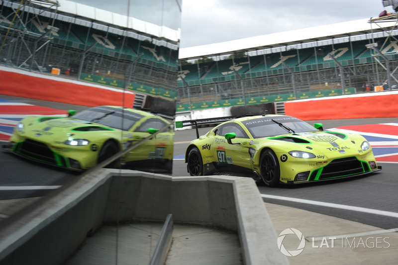#97 Aston Martin Racing Aston Martin Vantage AMR: Alex Lynn, Maxime Martin