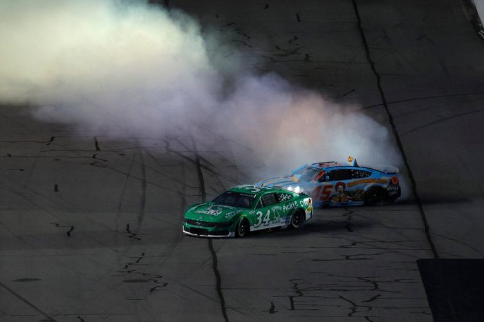 Todd Gilliland, Front Row Motorsports Ford, Tyler Reddick, 23XI Racing Toyota