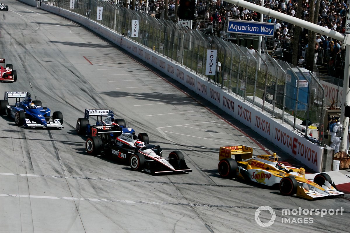 Von Teamkollege Castroneves in Dreher geschickt
