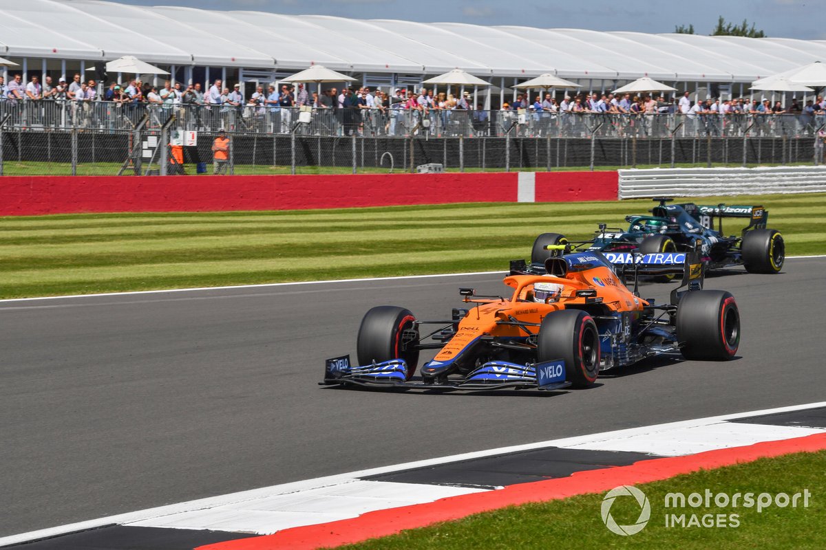 Lando Norris, McLaren MCL35M, Lance Stroll, Aston Martin AMR21