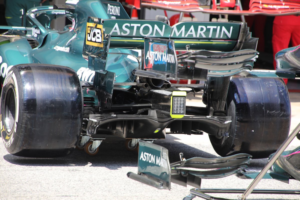 Detalle trasero del Aston Martin AMR21