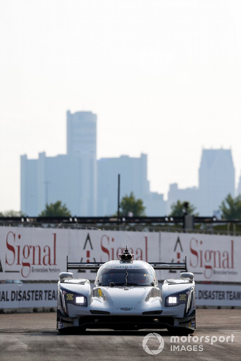 #01 Chip Ganassi Racing Cadillac DPi: Renger van der Zande, Kevin Magnussen