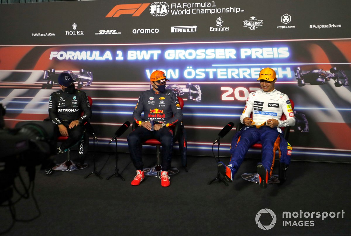 Valtteri Bottas, Mercedes,Max Verstappen, Red Bull Racing y Lando Norris, McLaren, en la conferencia de prensa