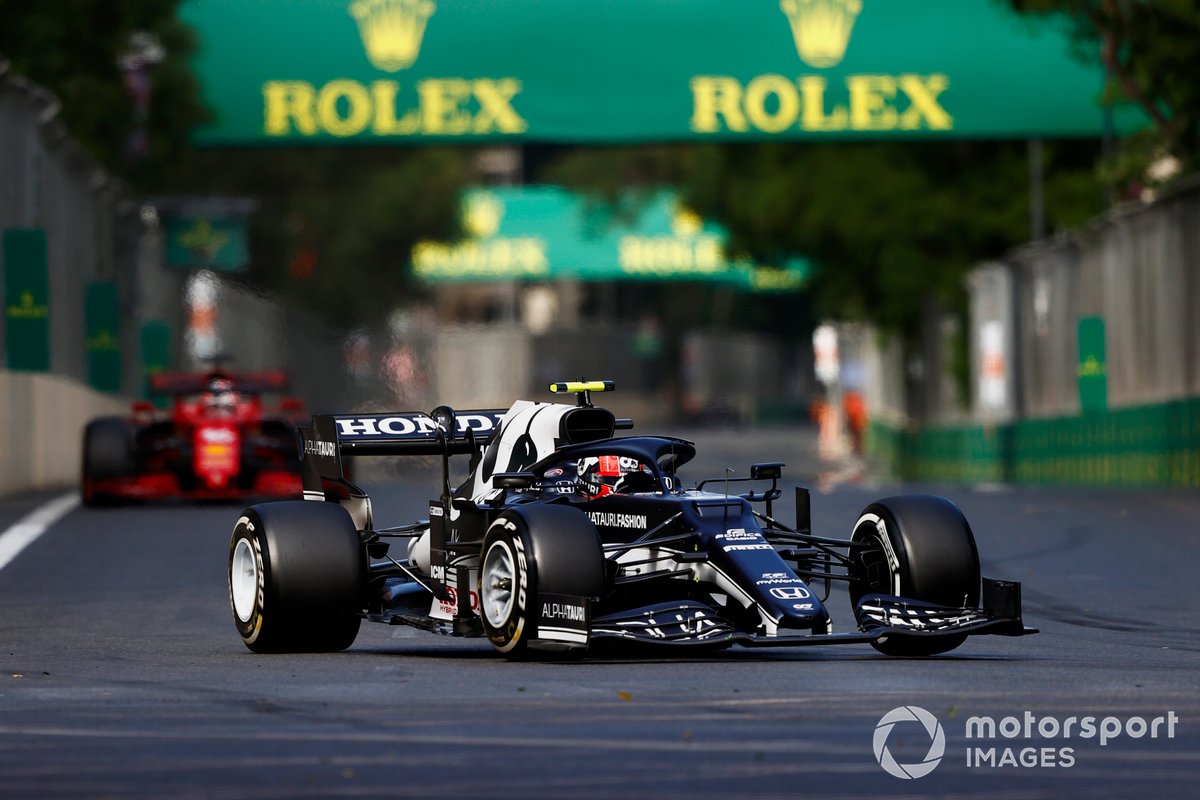 Pierre Gasly, AlphaTauri AT02, Charles Leclerc, Ferrari SF21