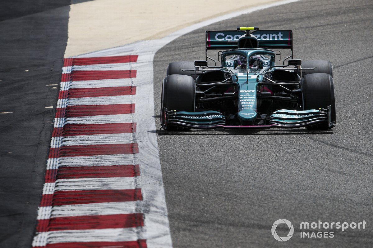 20º Sebastian Vettel, Aston Martin AMR21, 1:33.742 (con neumáticos PROTO)