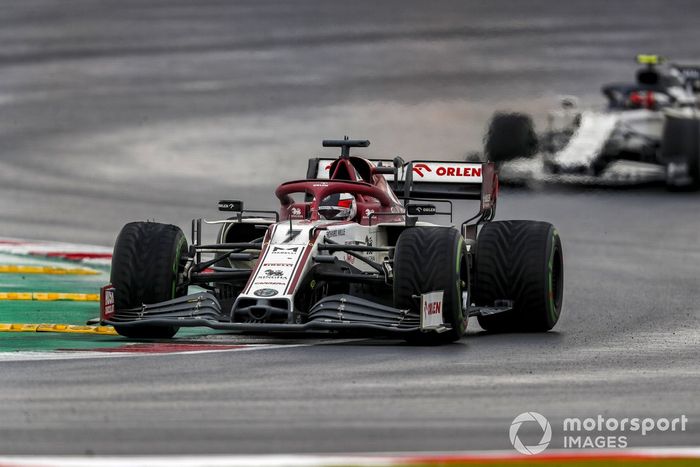 Kimi Raikkonen, Alfa Romeo Racing C39, Pierre Gasly, AlphaTauri AT01