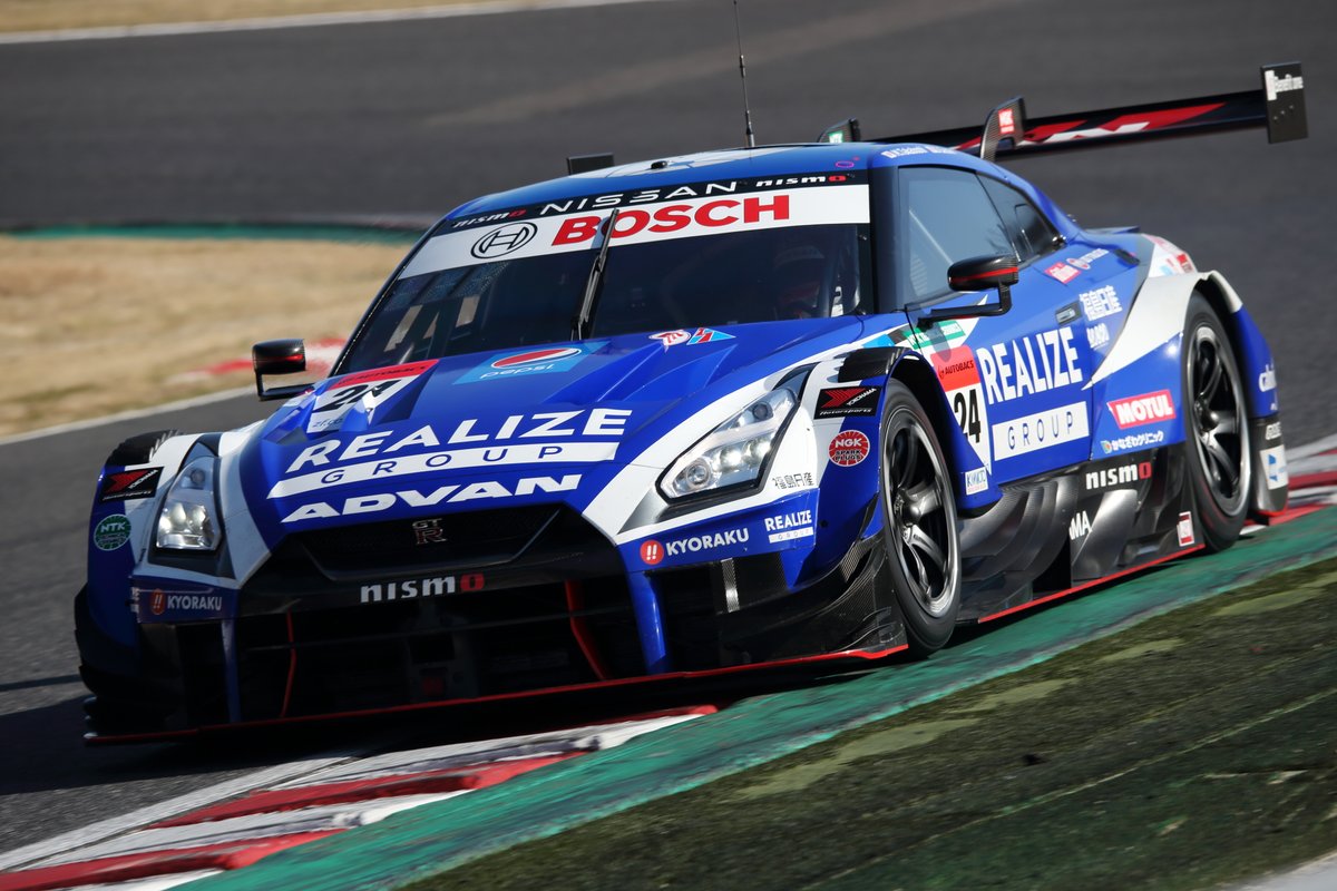 #24 リアライズコーポレーション ADVAN GT-R