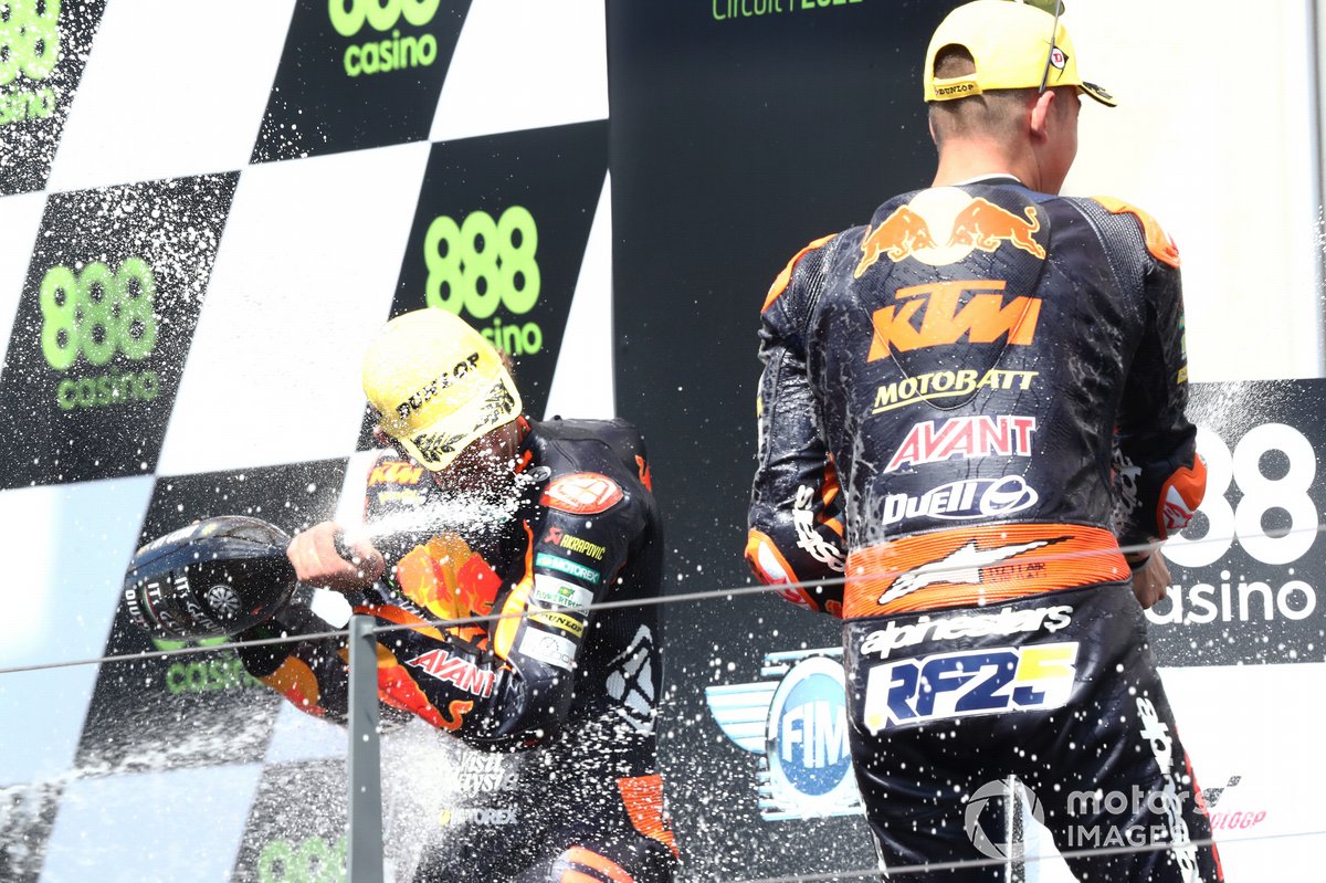 Podio: Raul Fernandez, Red Bull KTM Ajo, Remy Gardner, Red Bull KTM Ajo