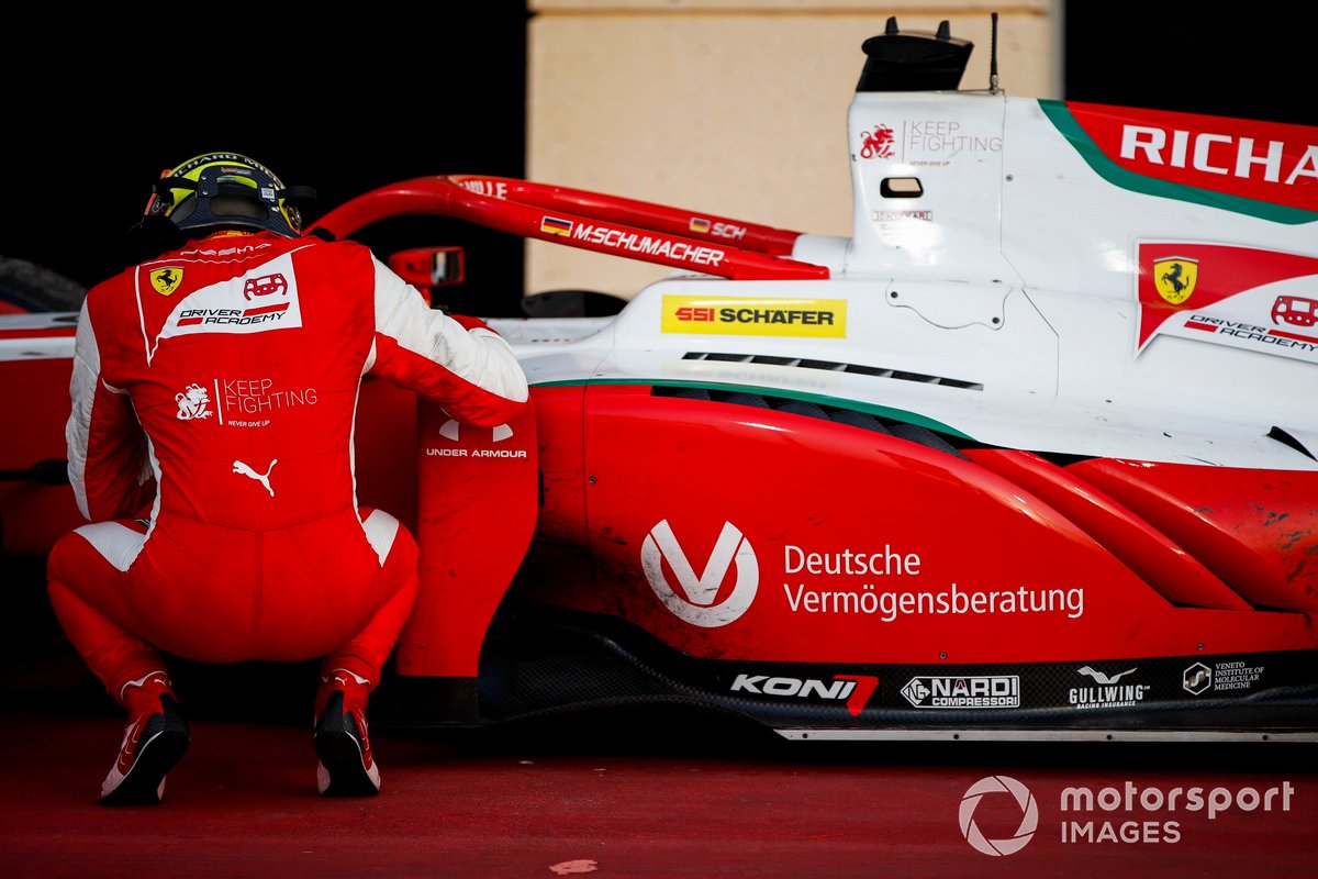 El campeón de F2 Mick Schumacher, Prema Racing celebra en Parc Ferme
