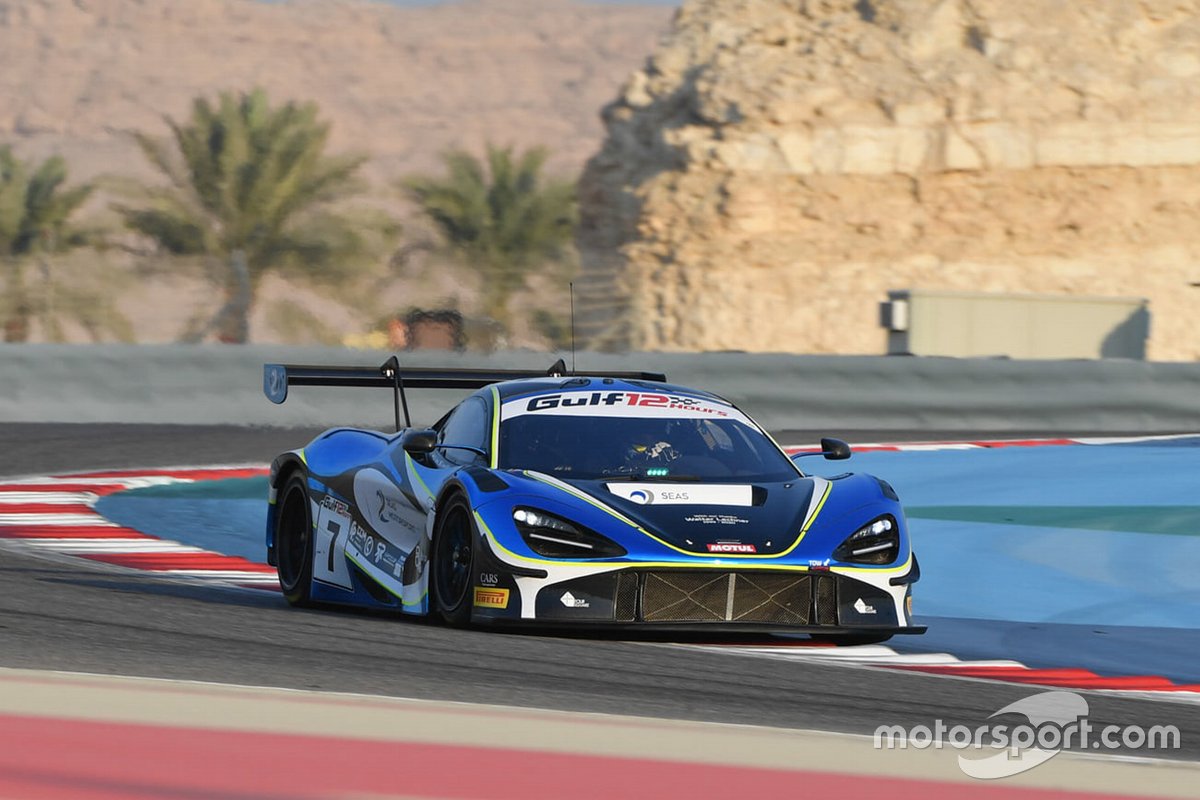 #7 2 Seas Motorsport, McLaren 720S GT3: Ed Jones, Lewis Williamson, Dylan Pereira

