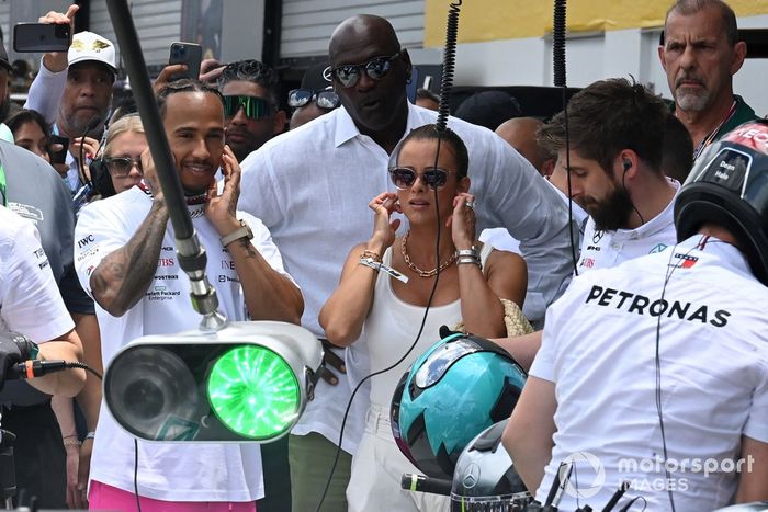 Lewis Hamilton, Mercedes-AMG con Michael Jordan