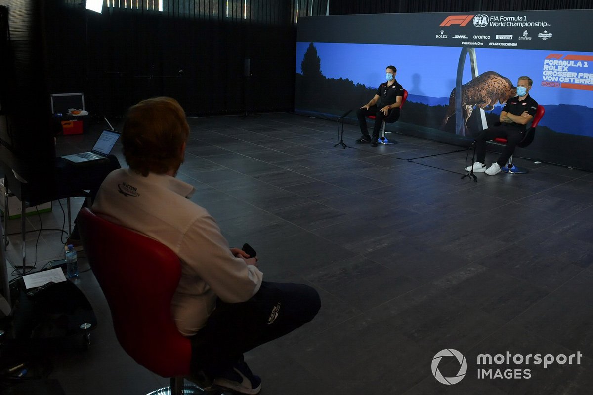 Romain Grosjean e Kevin Magnussen na coletiva