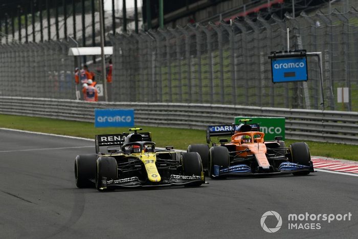Esteban Ocon, Renault F1 Team R.S.20, Lando Norris, McLaren MCL35