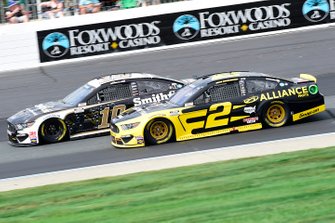 Brad Keselowski, Team Penske, Ford Mustang, Aric Almirola, Stewart-Haas Racing, Ford Mustang