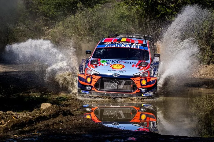 Thierry Neuville, Nicolas Gilsoul, Hyundai Motorsport Hyundai i20 Coupe WRC