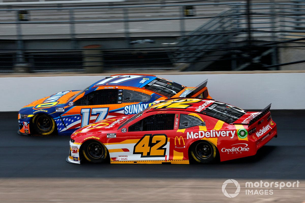 Chris Buescher, Roush Fenway Racing, Ford Mustang SunnyD, Matt Kenseth, Chip Ganassi Racing, Chevrolet Camaro McDelivery