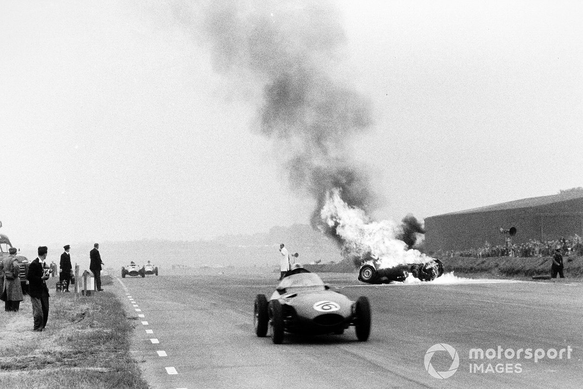 Crash: Tony Brooks, BRM P25