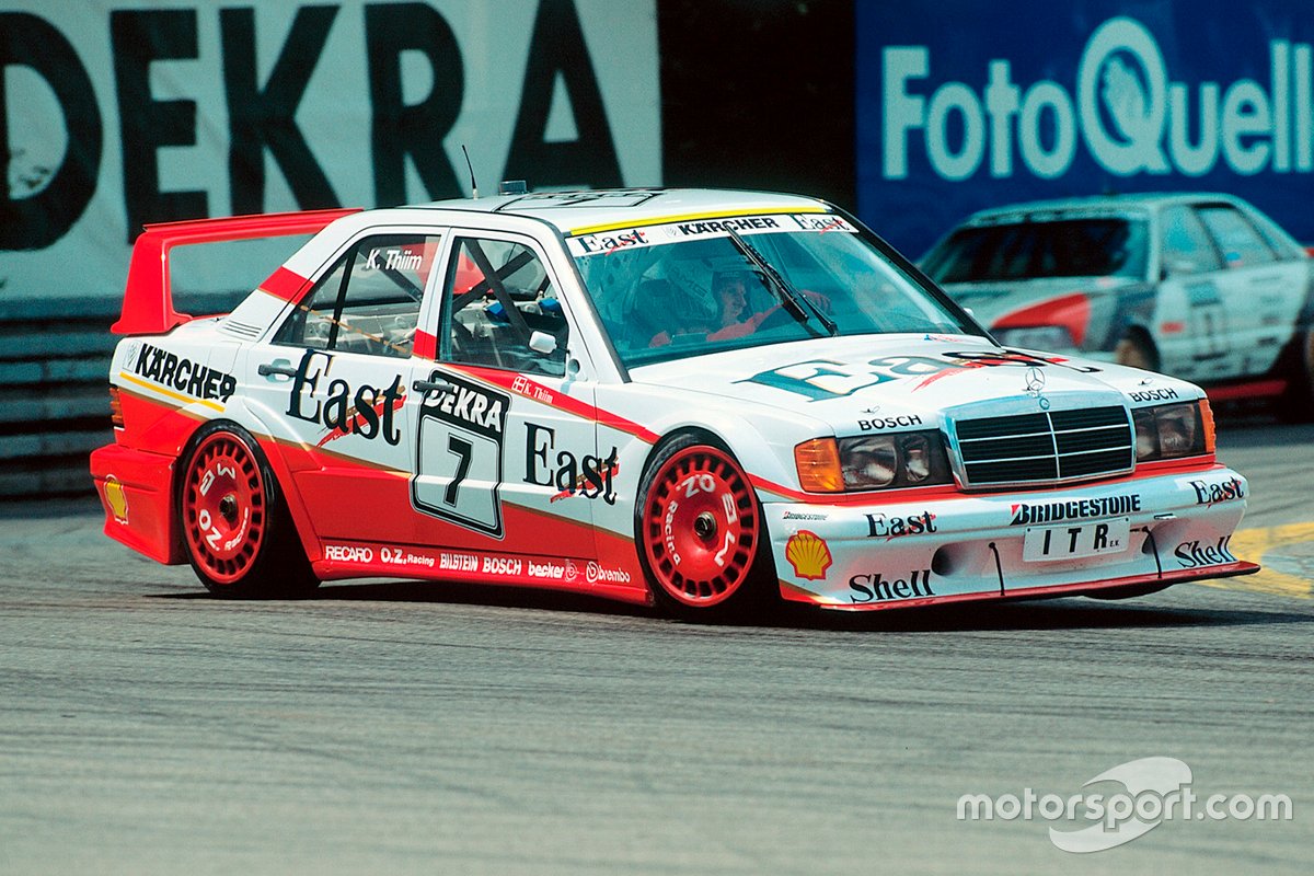 Platz 20: In der Formel 1 bringt man das West-Design (wegen Tabakwerbeverbot "East") mit dem Zakspeed-Team in Verbindung, in der DTM ist die Lackierung aber erfolgreicher: Mercedes-Legende Kurt Thiim gewinnt damit 1991 auf dem Norisring. Und auch eine Verbindung zu Michael Schumacher existiert: Der wird damit 1990 Formel-3-Meister.