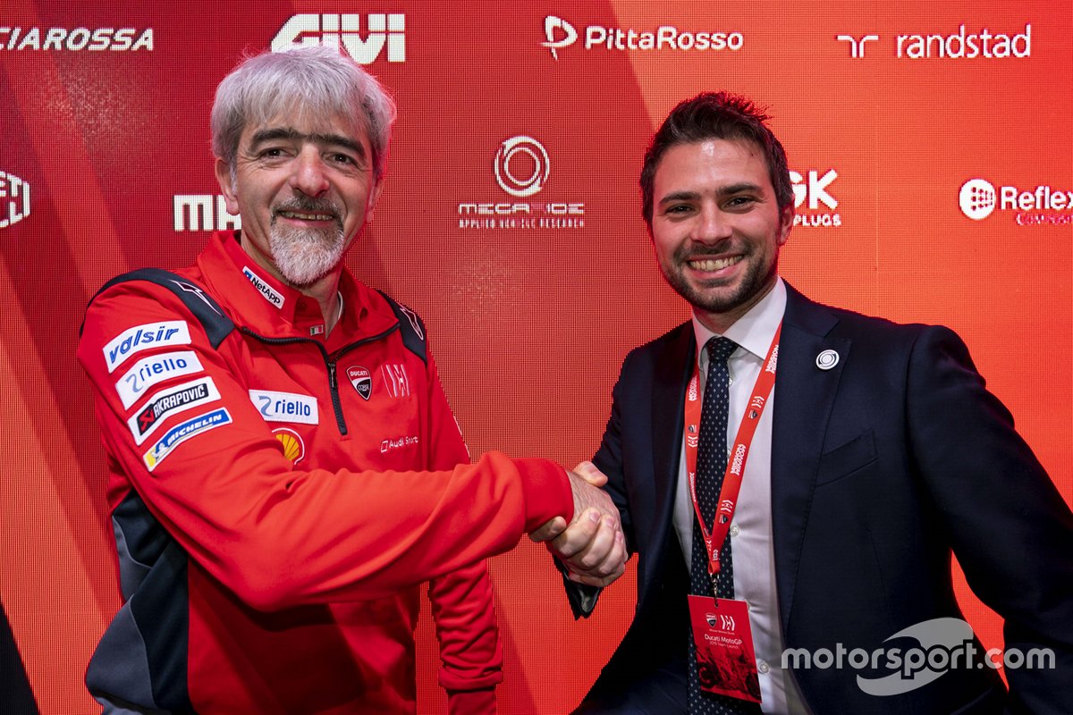 Gigi Dall'Igna si congratula con Flavio Ferroni di Megadrive