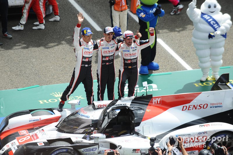 Winners #8 Toyota Gazoo Racing Toyota TS050: Sébastien Buemi, Kazuki Nakajima, Fernando Alonso