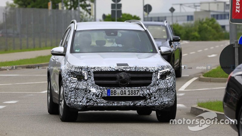 Шпигунське фото Mercedes GLB 2020 року