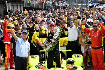 Yarış galibi Simon Pagenaud, Team Penske Chevrolet