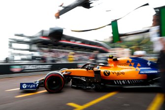 Lando Norris, McLaren MCL34 verlaat de pitbox