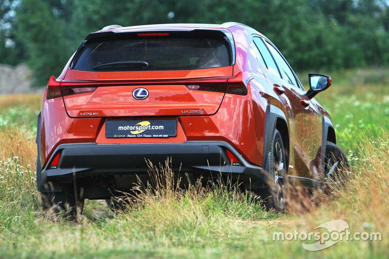 Lexus UX