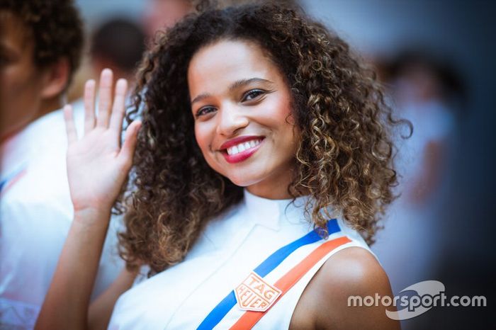 Chica de la parrilla