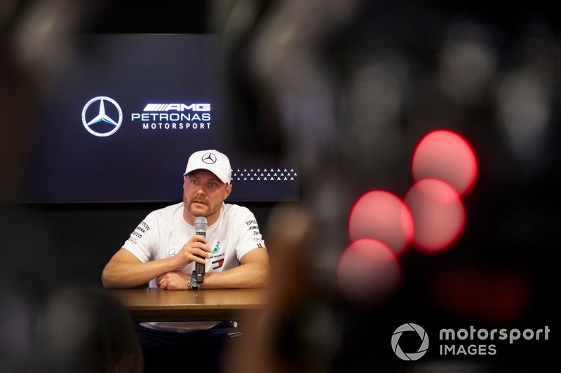 Valtteri Bottas, Mercedes AMG F1, parla con i media
