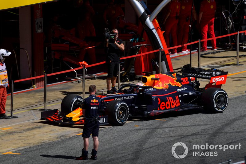Max Verstappen, Red Bull Racing RB15, in pit lane