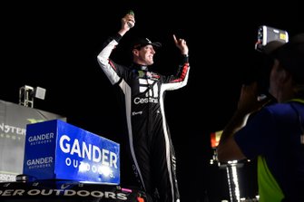 Race Winner Kyle Busch, Kyle Busch Motorsports, Toyota Tundra Cessna