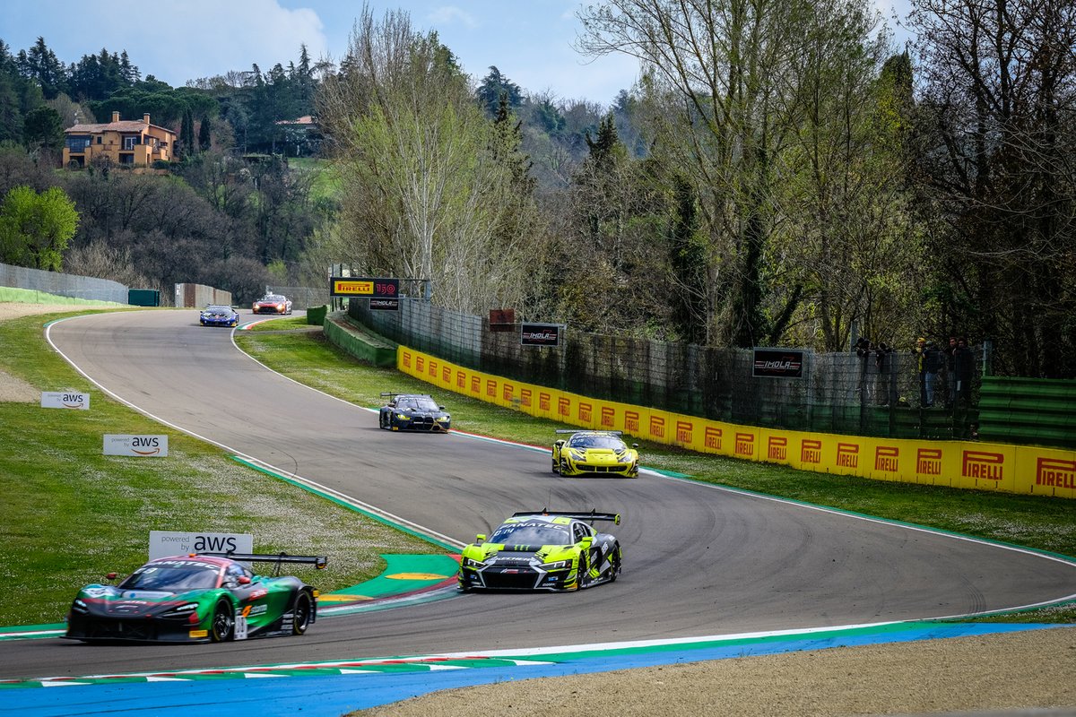 #46 Team WRT, Audi R8 LMS Evo II GT3: Nico Müller, Frédéric Vervisch, Valentino Rossi