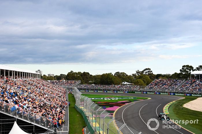 Lewis Hamilton, Mercedes W13