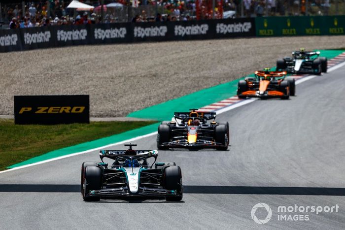 George Russell, Mercedes F1 W15, Max Verstappen, Red Bull Racing RB20, Lando Norris, McLaren MCL38