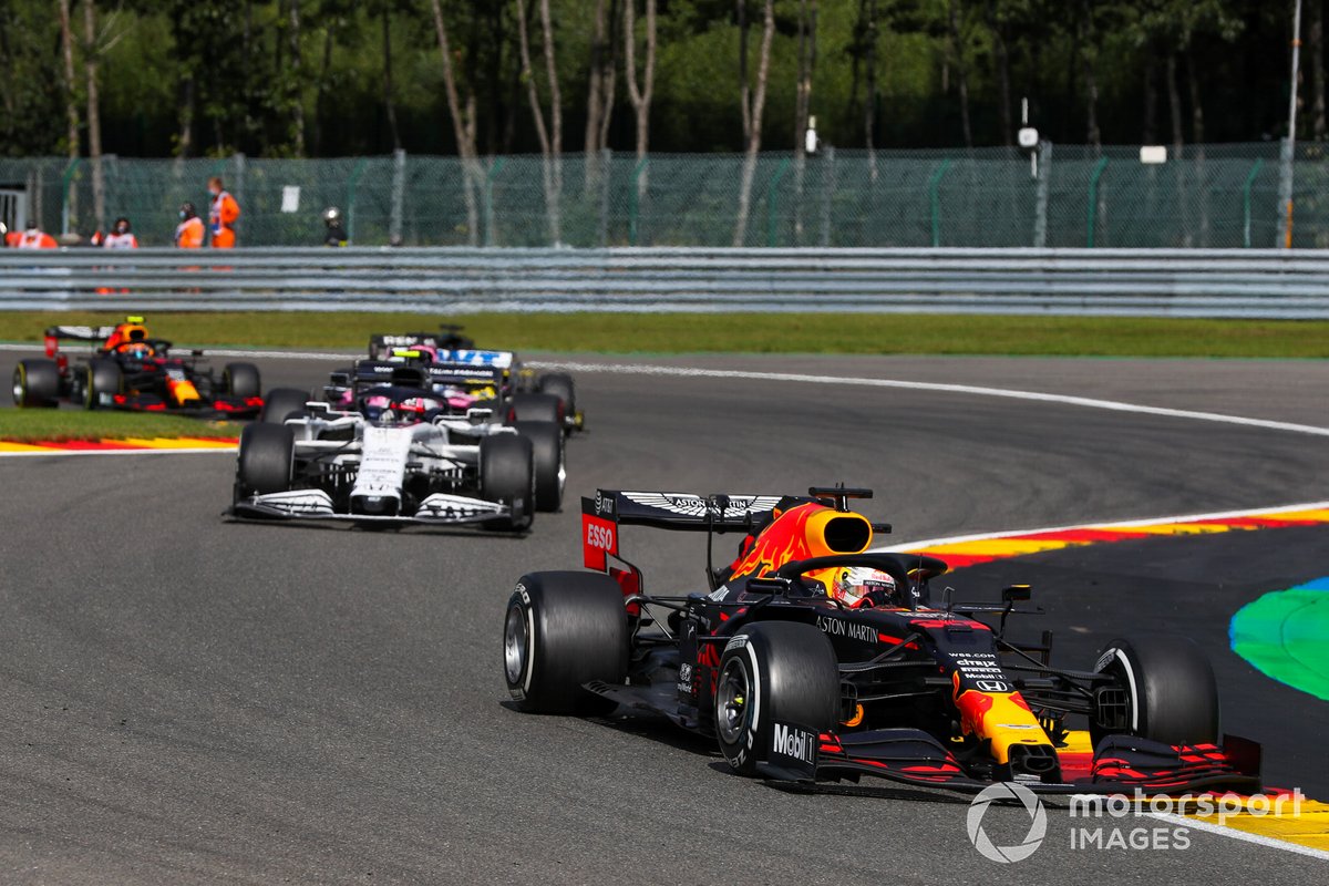 Max Verstappen, Red Bull Racing RB16, Daniil Kvyat, AlphaTauri AT01,