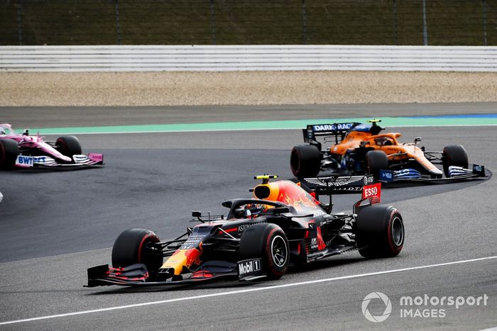 Alex Albon, Red Bull Racing RB16, Lando Norris, McLaren MCL35, Sergio Pérez, Racing Point RP20