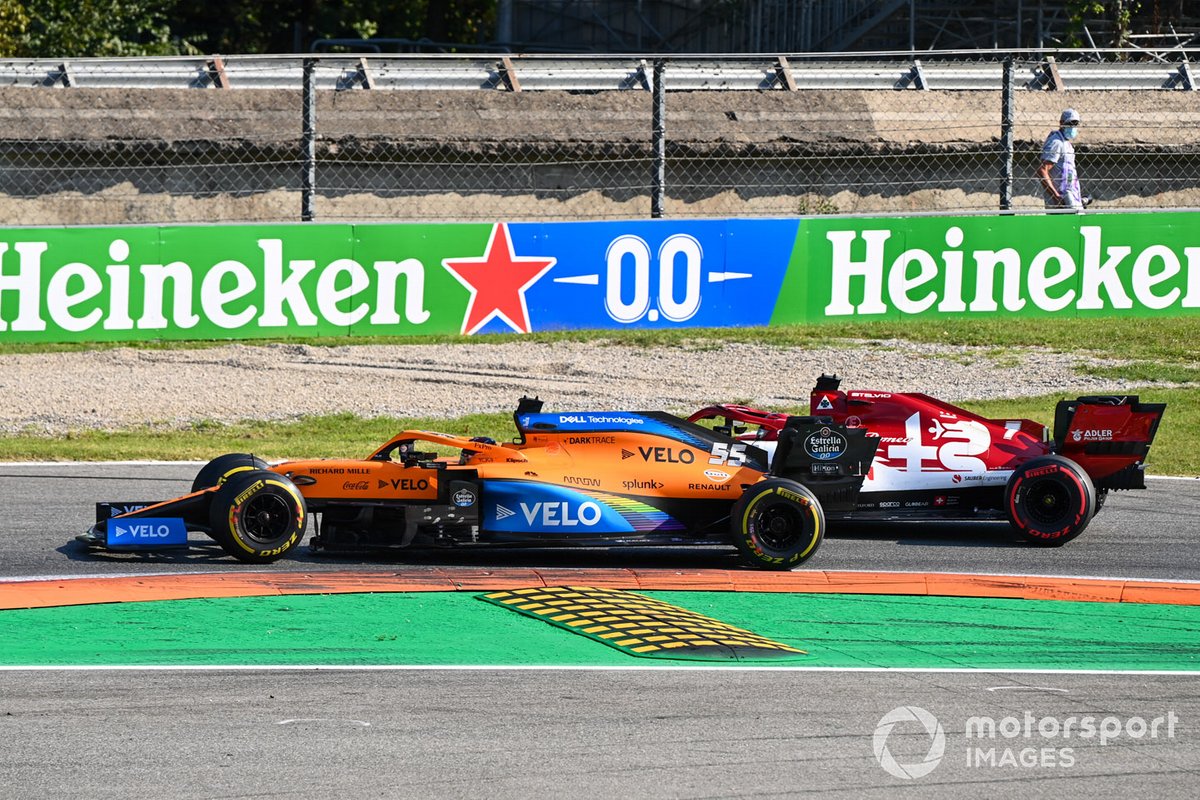 Carlos Sainz Jr., McLaren MCL3, Kimi Raikkonen, Alfa Romeo Racing C39