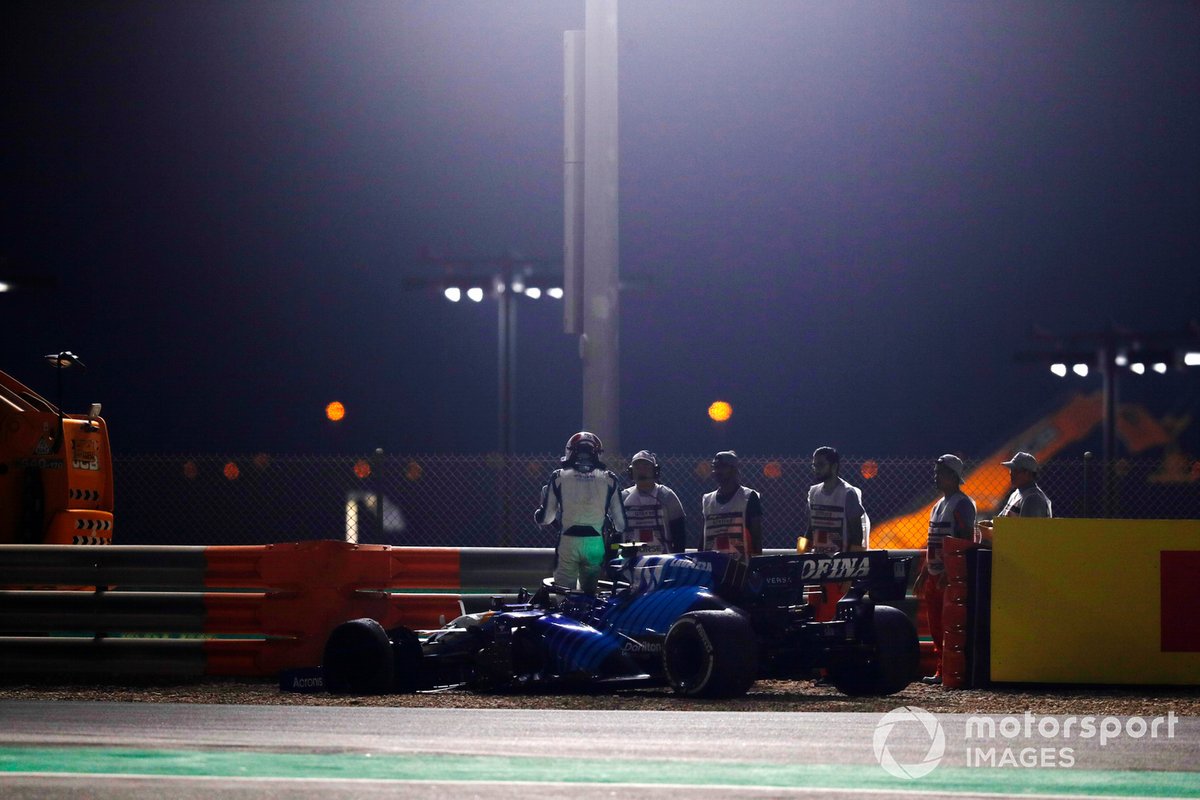 Nicholas Latifi, Williams FW43B, se retira con un pinchazo