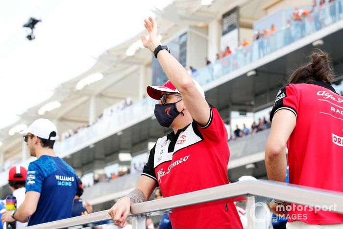 Kimi Raikkonen, Alfa Romeo Racing en el autobús de los pilotos