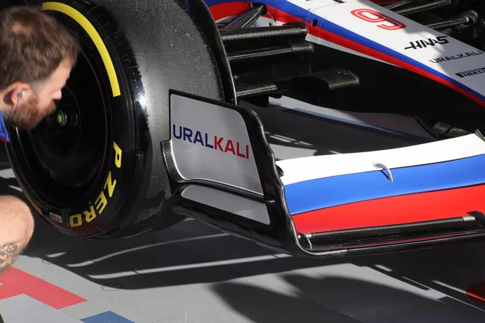 Haas VF-22 front wing endplate detail