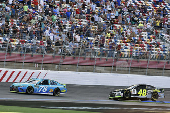 Martin Truex Jr., Furniture Row Racing, Toyota Camry Auto-Owners Insurance and Jimmie Johnson, Hendrick Motorsports, Chevrolet Camaro Lowe's for Pros