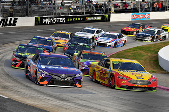 Denny Hamlin, Joe Gibbs Racing, Toyota Camry FedEx Freight and Joey Logano, Team Penske, Ford Fusion Shell Pennzoil
