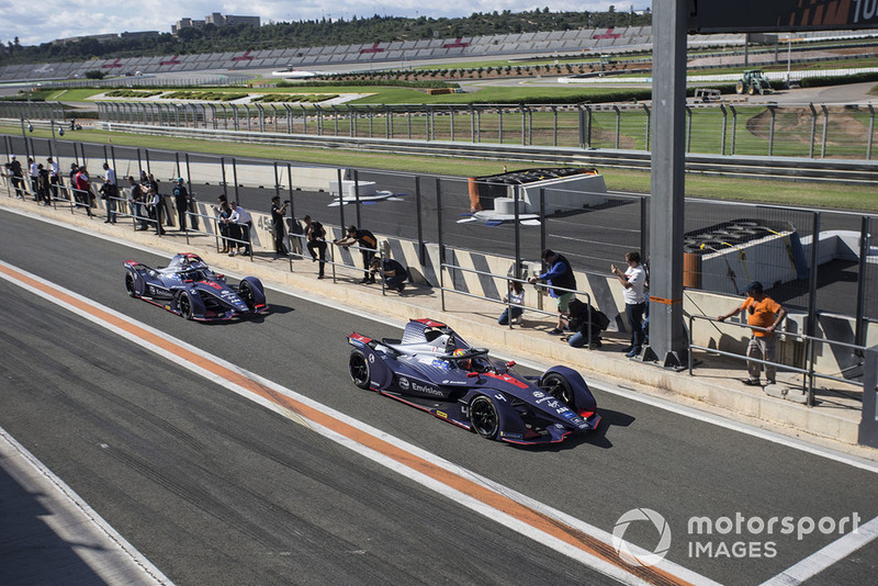 Robin Frijns, Envision Virgin Racing, Audi e-tron FE05 and Sam Bird, Envision Virgin Racing, Audi e-tron FE05 leave the pit lane