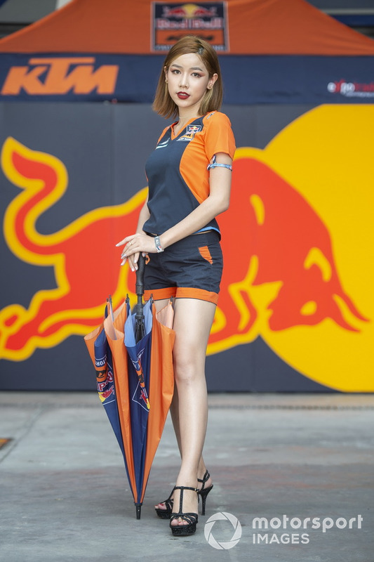 Une Grid Girl