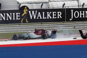 Charles Leclerc, Sauber C37 et Marcus Ericsson, Sauber C37 au premier tour