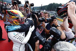 Il vincitore della gara Lewis Hamilton, Mercedes AMG F1