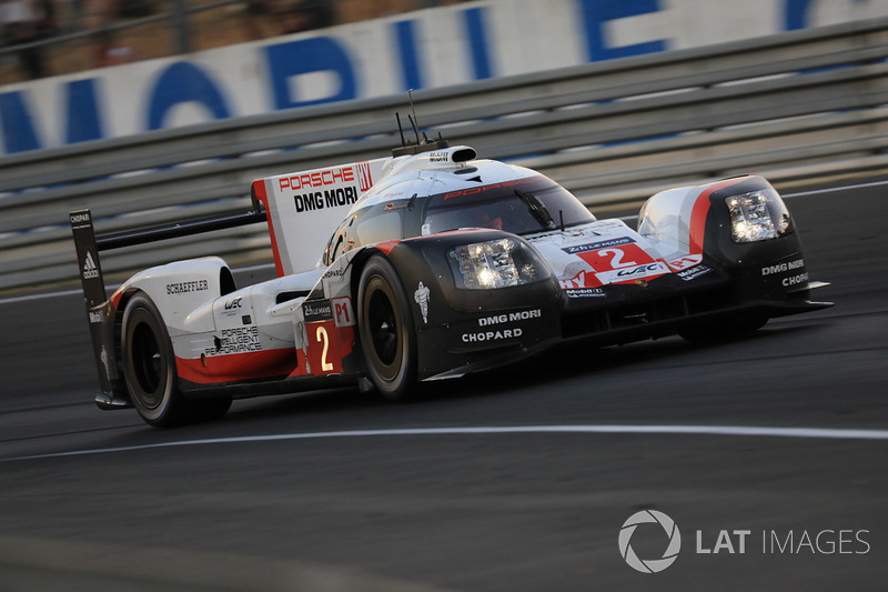 #2 Porsche Team Porsche 919 Hybrid: Timo Bernhard, Earl Bamber, Brendon Hartley